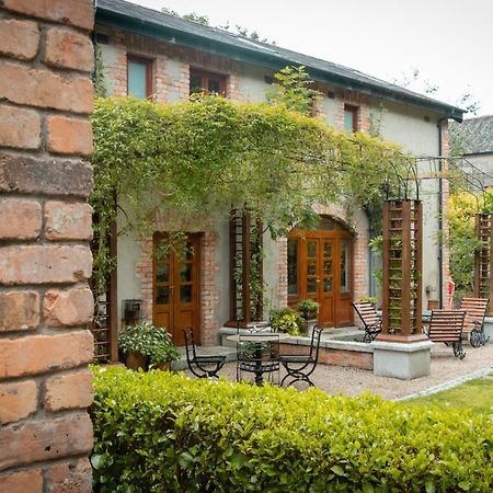 Croneybyrne Courtyard Vila Clara Exterior foto