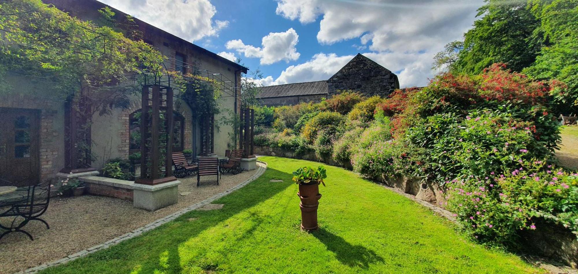 Croneybyrne Courtyard Vila Clara Exterior foto